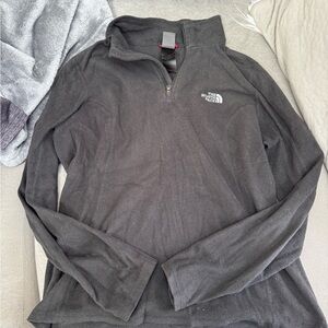 The North Face Women’s Black Quarter-Zip Fleece Pullover